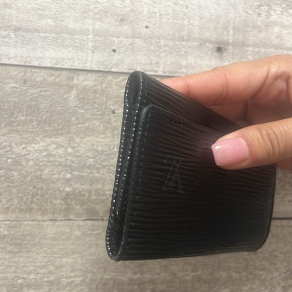 LOUIS VUITTON Black Epi Leather Key and Card Holder - Picture 7 of 8